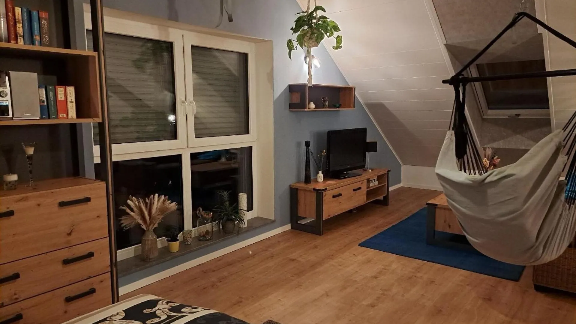 Moderne Neue Dachgeschosswohnung Juliane Goldkronach 0*,