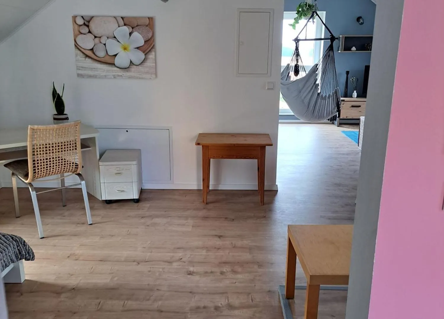 Moderne Neue Dachgeschosswohnung Juliane Goldkronach 0*,